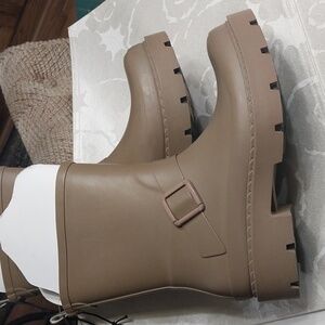 Time and Tru NWT Women's Short Buckle Rubber Rain Boots Size 8M Almond  Pull-on